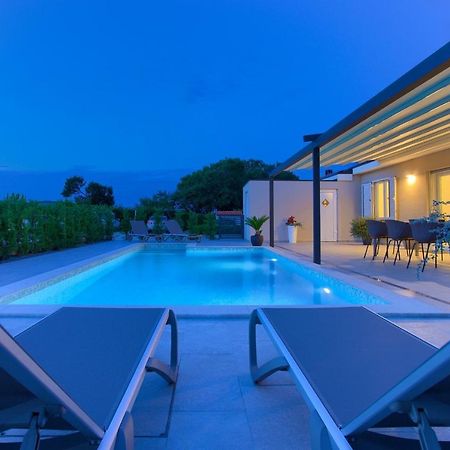 Vrh  Holiday Home Elegant מראה חיצוני תמונה