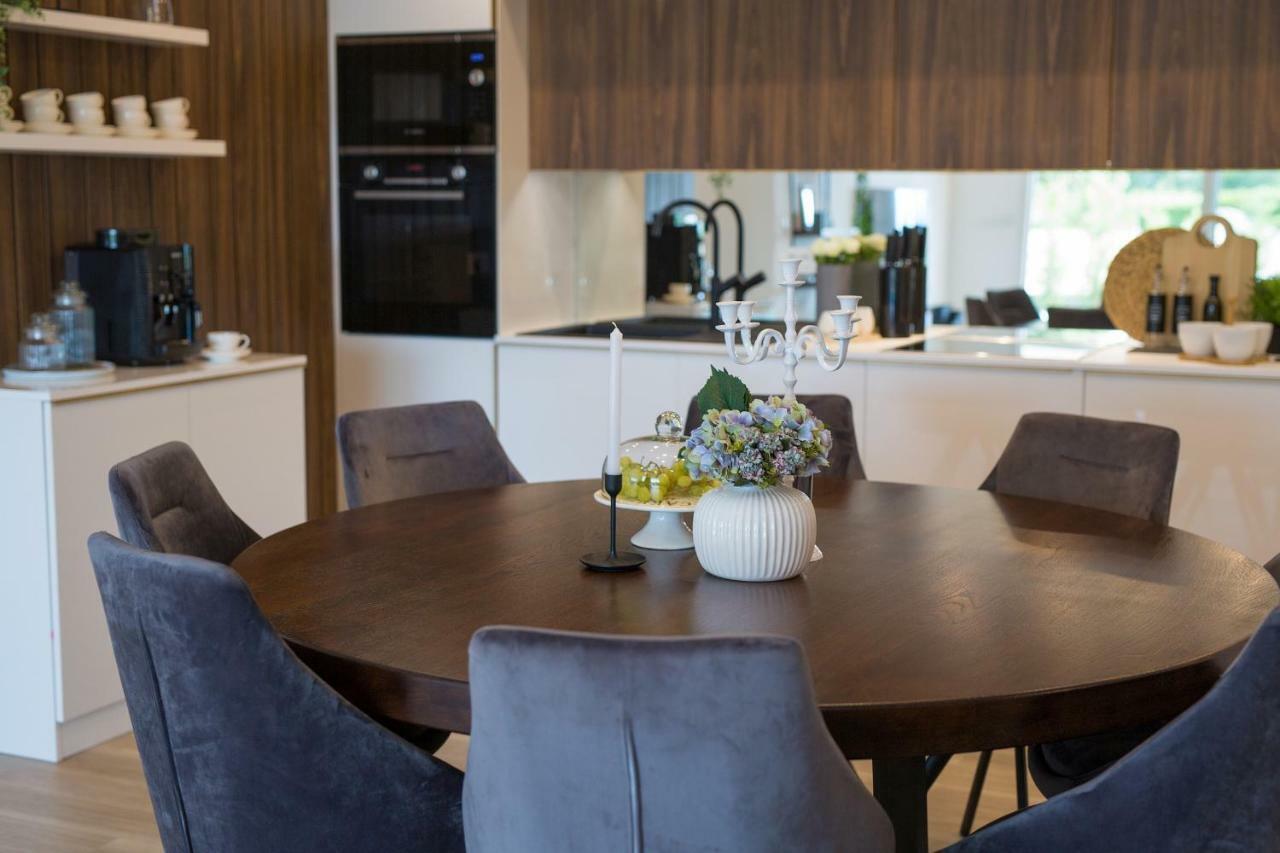 Vrh  Holiday Home Elegant מראה חיצוני תמונה