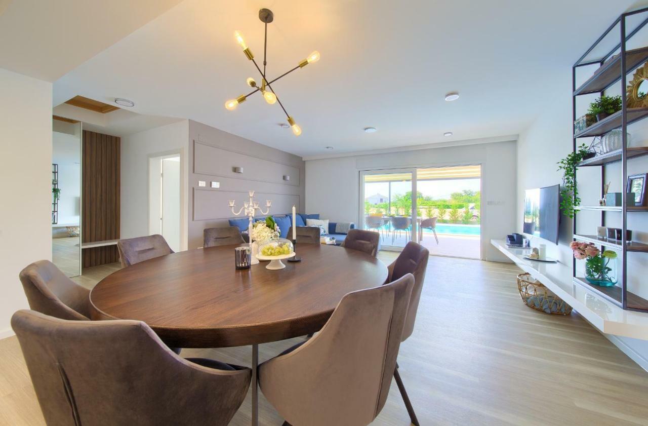 Vrh  Holiday Home Elegant מראה חיצוני תמונה