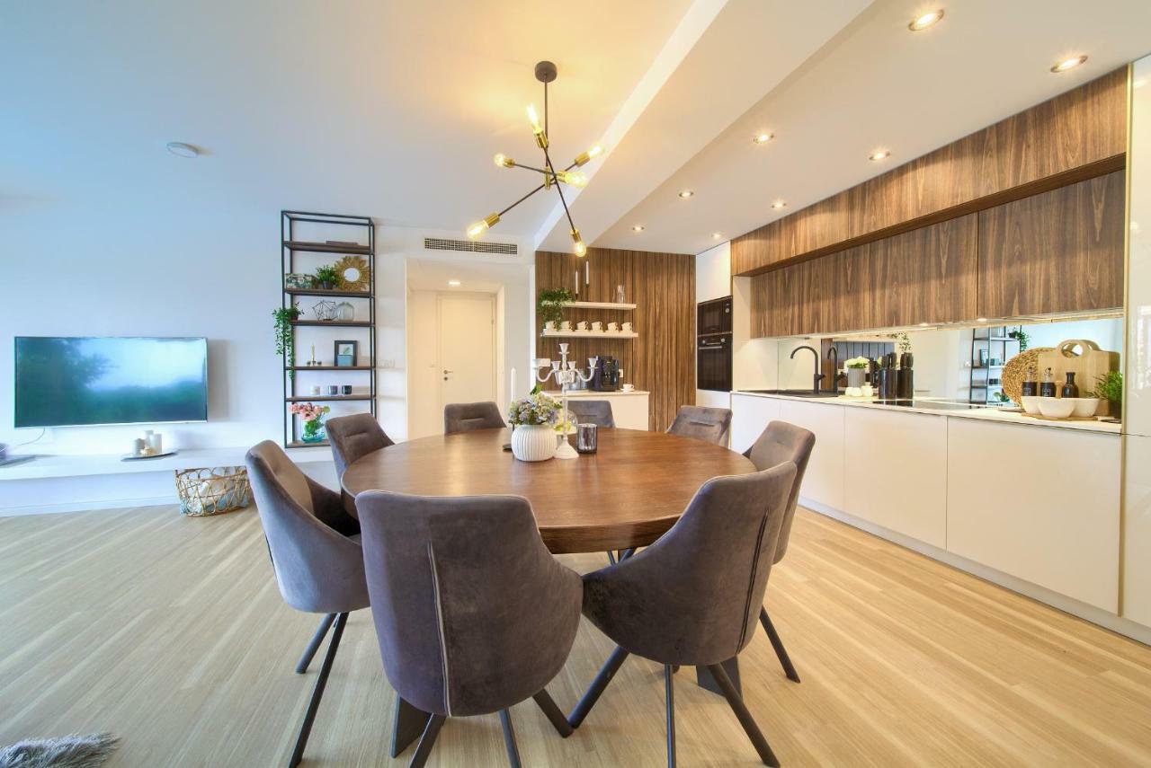 Vrh  Holiday Home Elegant מראה חיצוני תמונה