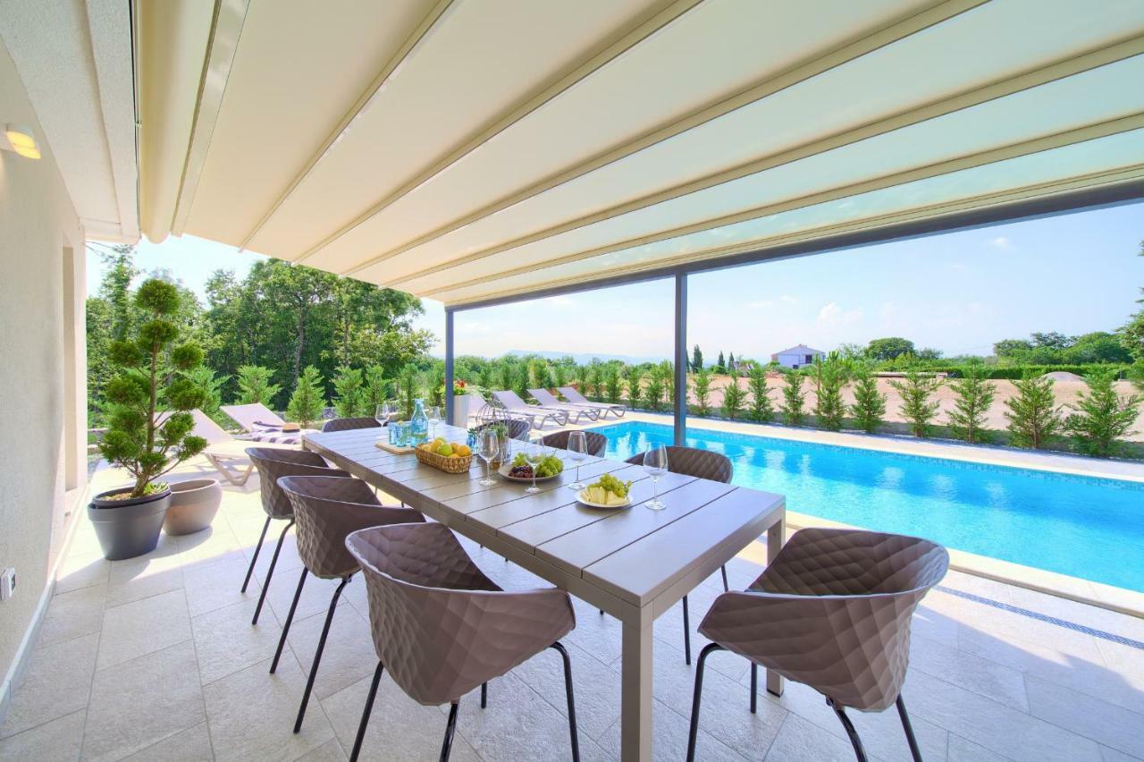 Vrh  Holiday Home Elegant מראה חיצוני תמונה