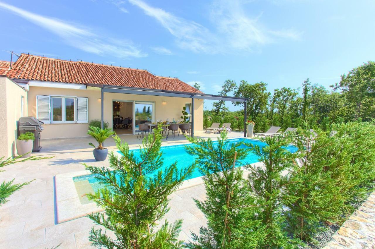 Vrh  Holiday Home Elegant מראה חיצוני תמונה