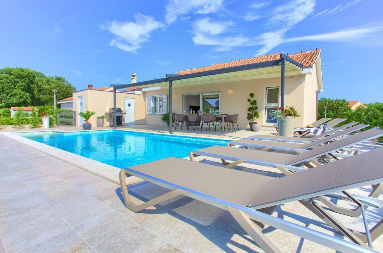 Vrh  Holiday Home Elegant מראה חיצוני תמונה