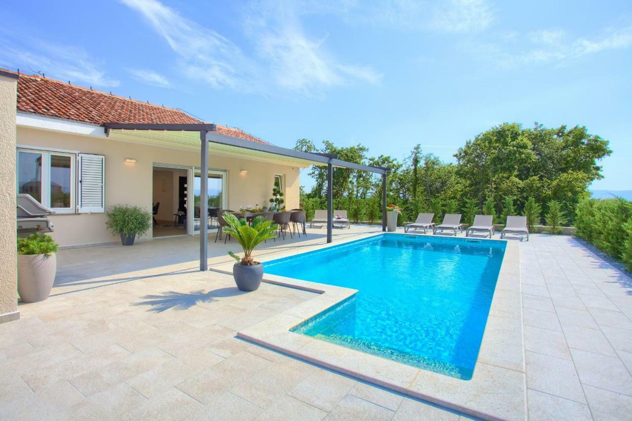 Vrh  Holiday Home Elegant מראה חיצוני תמונה