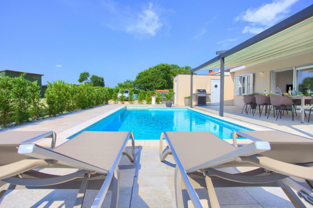 Vrh  Holiday Home Elegant מראה חיצוני תמונה