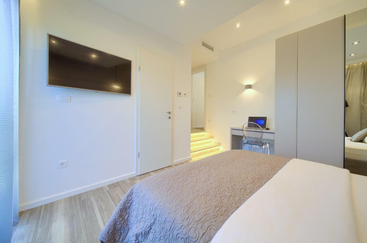 Vrh  Holiday Home Elegant מראה חיצוני תמונה