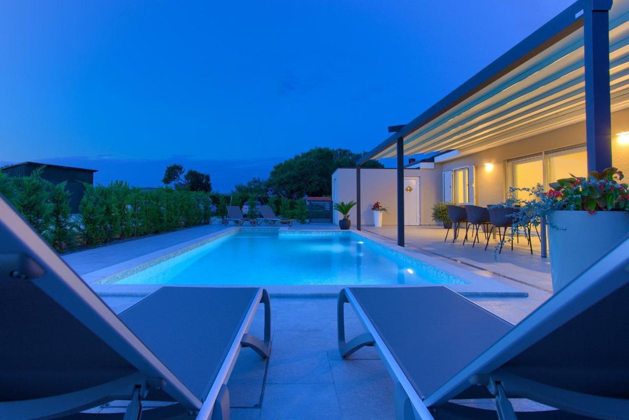 Vrh  Holiday Home Elegant מראה חיצוני תמונה