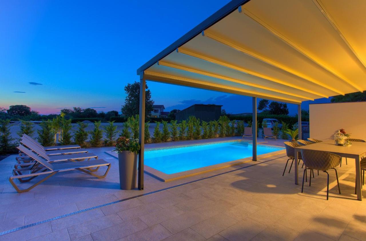 Vrh  Holiday Home Elegant מראה חיצוני תמונה